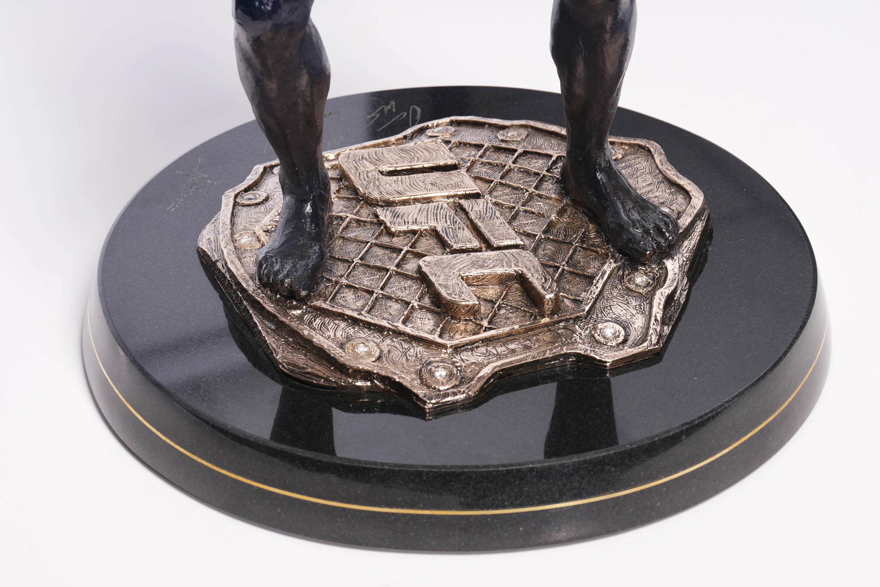 Chuck Liddell Blue Diamond 1-of-1 Sculpture - Image 10