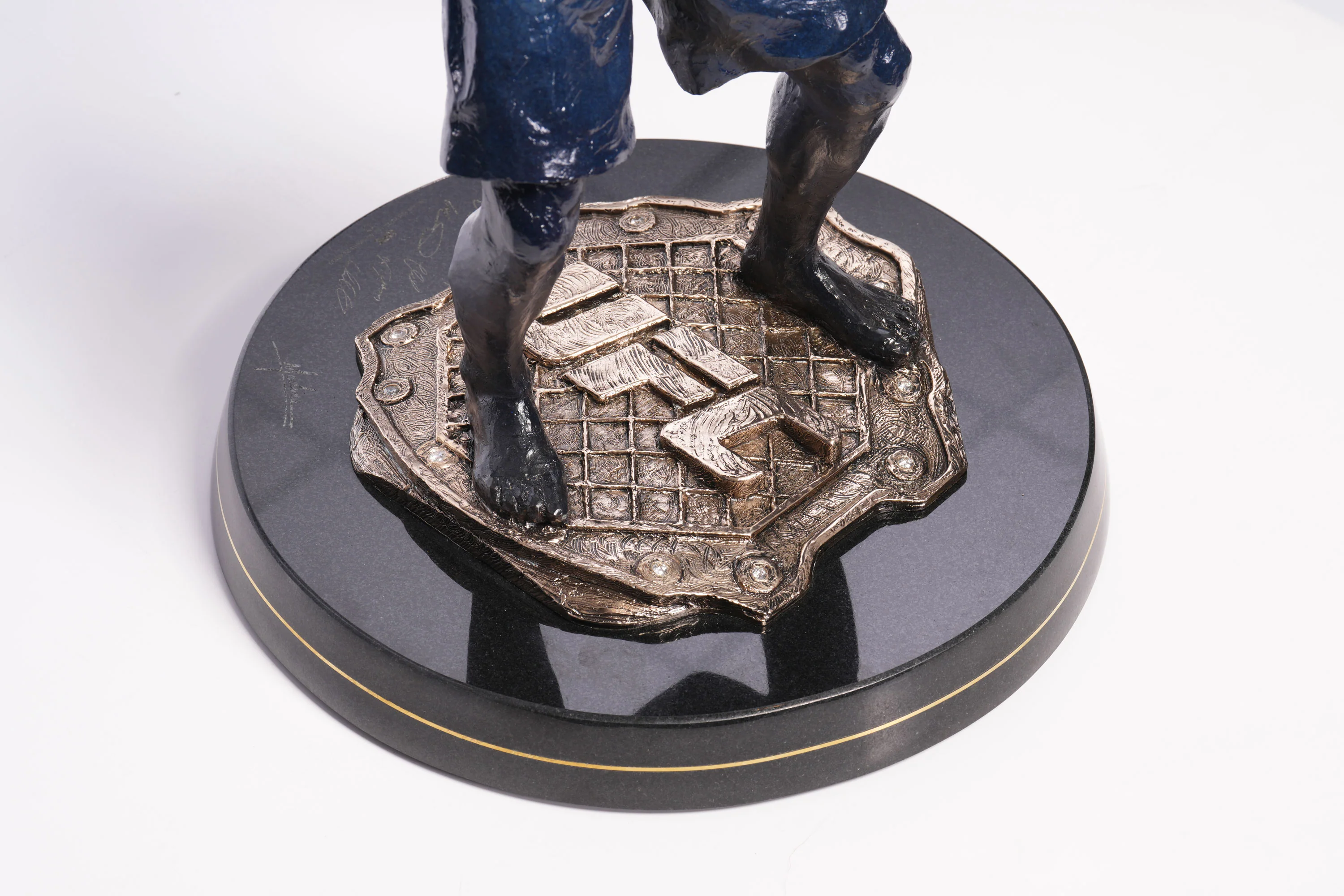 Chuck Liddell Blue Diamond 1-of-1 Sculpture - Image 9