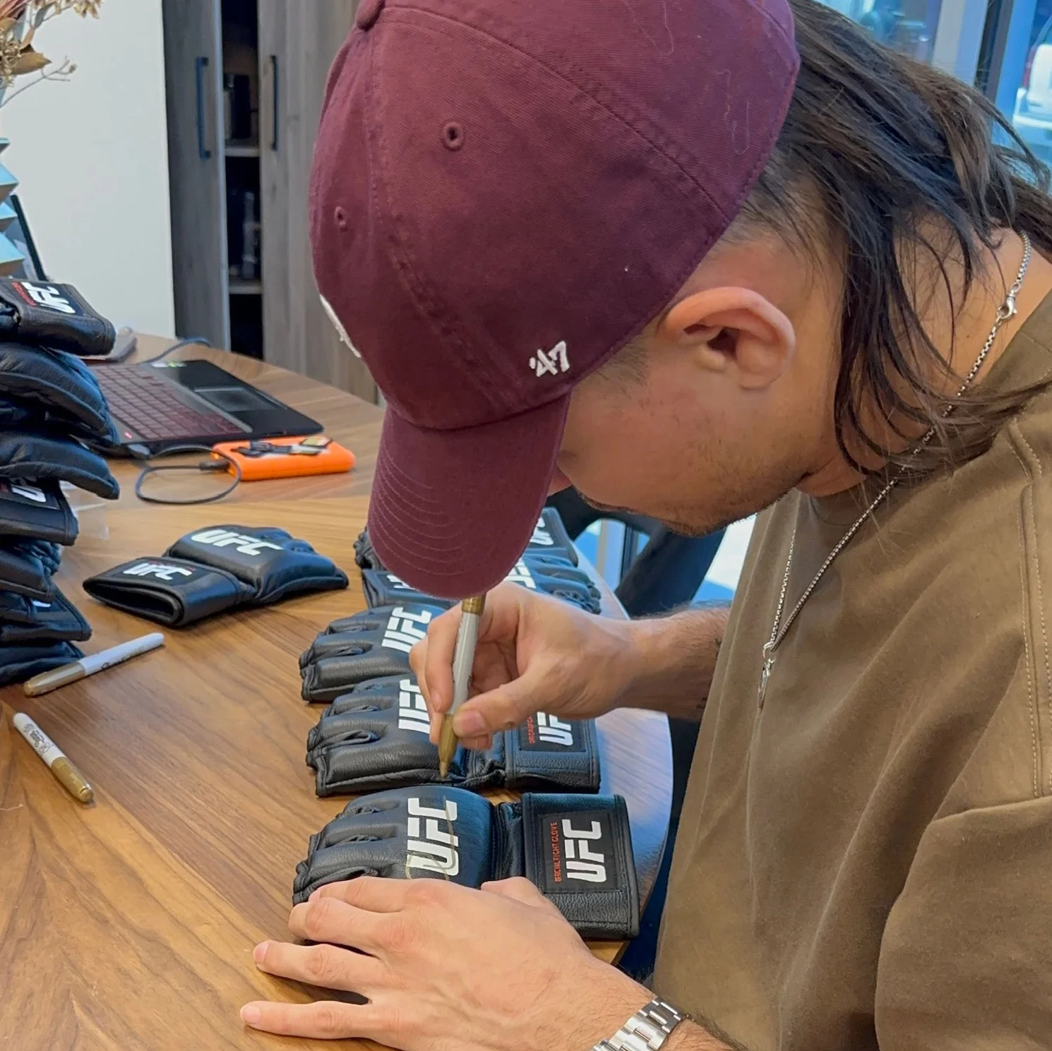 Diego Lopes Signed Official UFC Gloves - Image 3