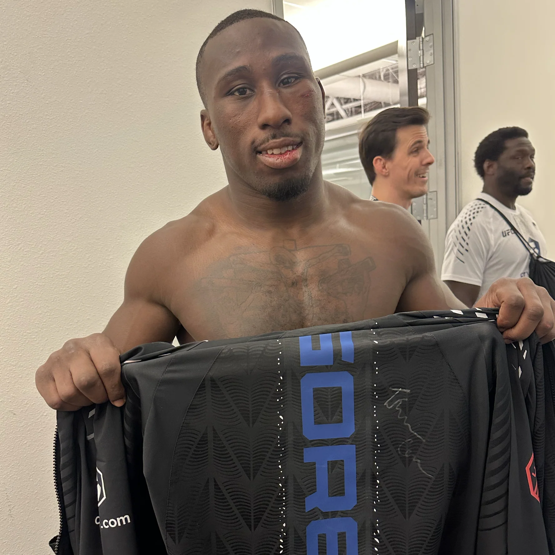 Tresean Gore Signed 1-of-1 Fight Worn Hoodie UFC Fight Night: Moicano vs Duncan - Image 2