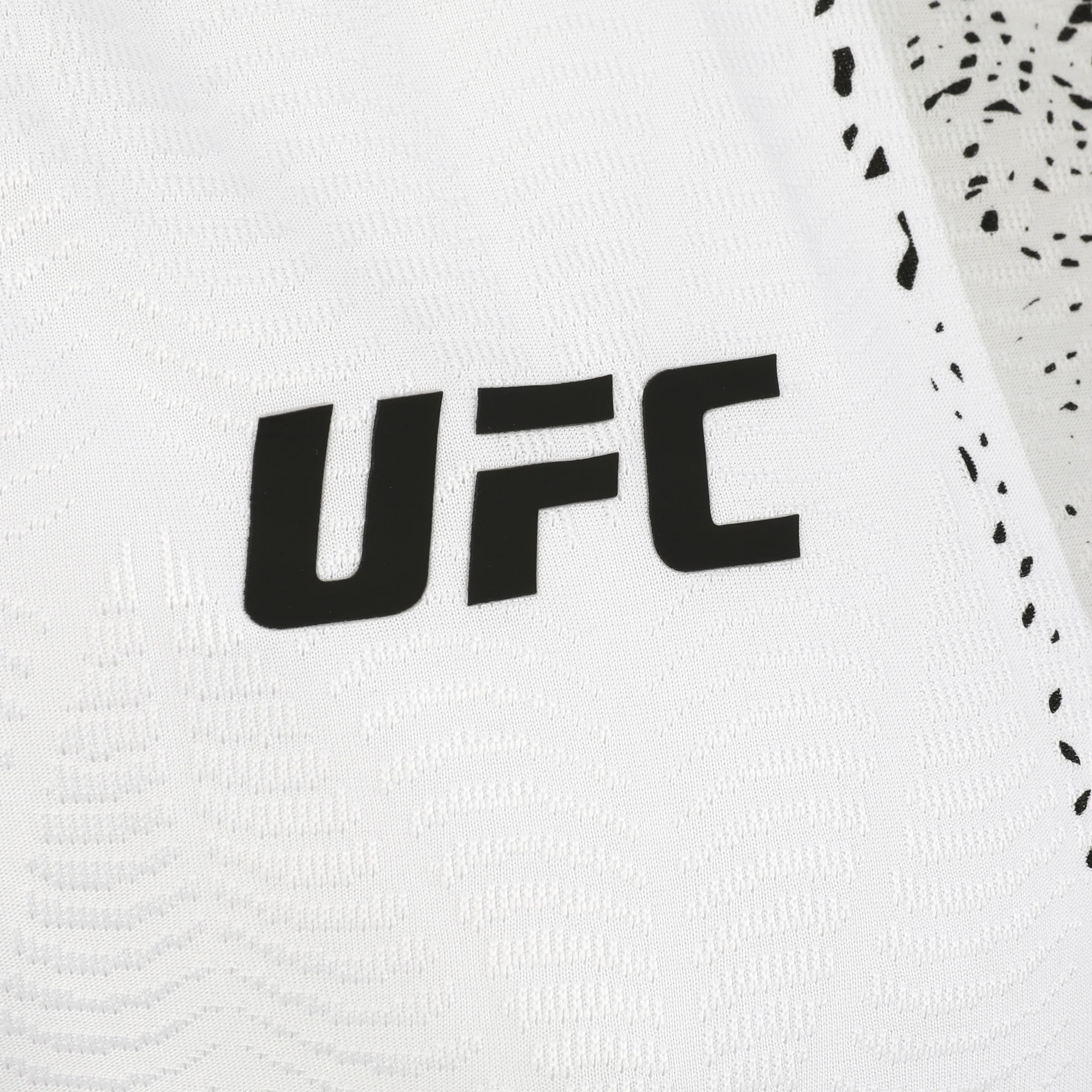 Wang Cong Signed 1-of-1 Fight Worn Jersey UFC 329: McGregor vs Holloway 2 - Image 5